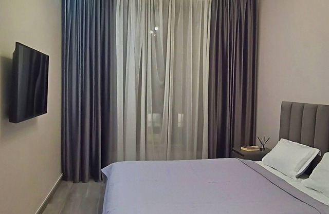 Business-Class Comfort in Central Almaty – Stylish Apartment