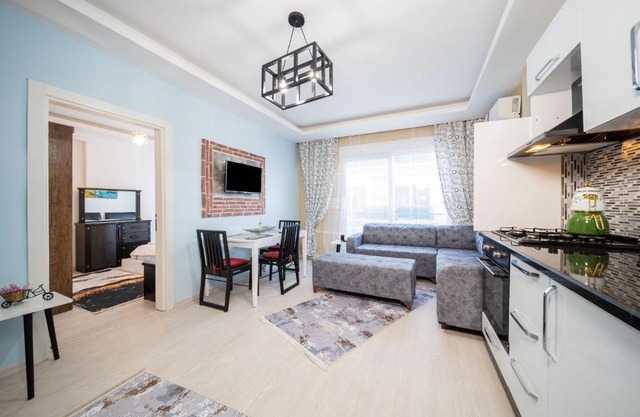 Business-Friendly Flat Close to Beach in Konyaalti