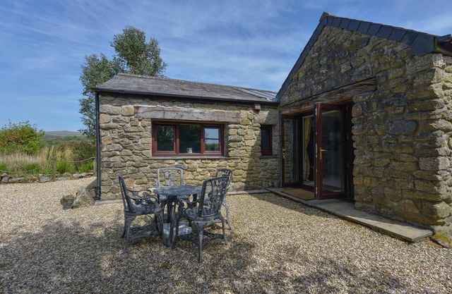 Buster Barn, Sampford Spiney