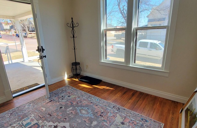 Buttercup Cottage downtown area / WI-FI / PETS