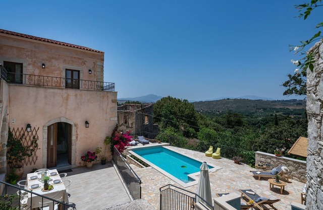 Butterfly, a historical villa with pool & hot tub!