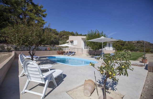 Butterfly valley, Comfortable 3 bed villa, private pool, with Star Links WiFi