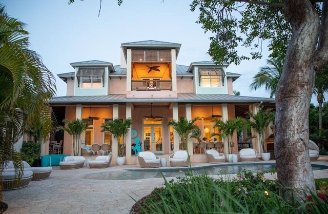 Buttonwood on the Bay, Luxury Dock, Private Site on Pink Sands Beach, Pickleball
