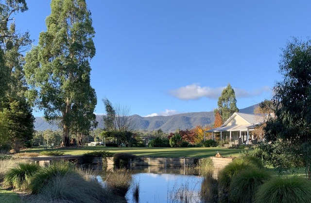 Buxton River House - Secluded Homestead with River Frontage