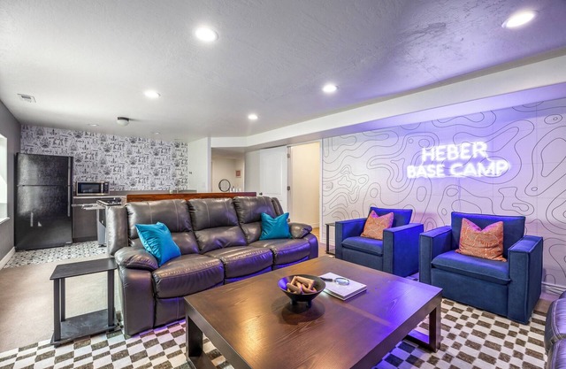 XBOX room- Pets welcomed! Sleeps 18- Hottub