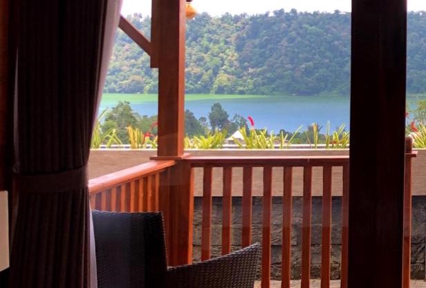 BUYAN LODGE lake view villa