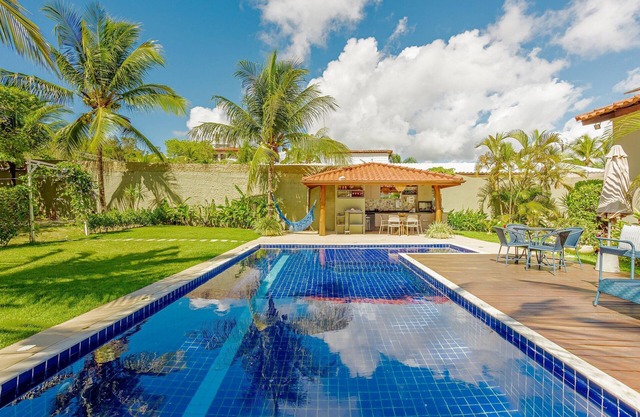 BV04 Excelente Casa con Piscina - Busca Vida