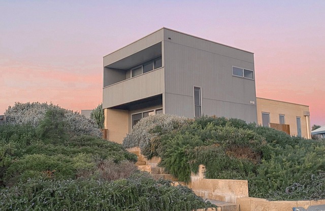 'By The Beach' Seaside Holiday Home Margaret River