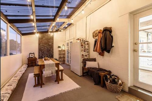 Byrne House - 3BR Rustic Luxe - Wi-Fi