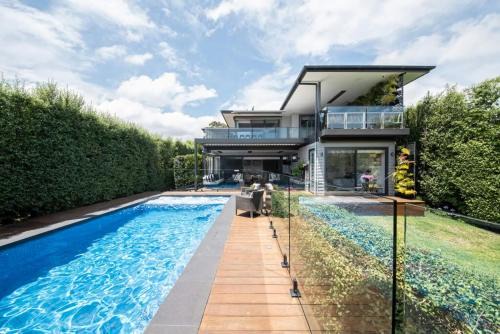 Byron by the Beach - Luxury Heated Pool and Views