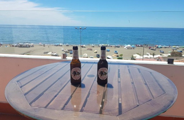 Céntrico ático junto al mar