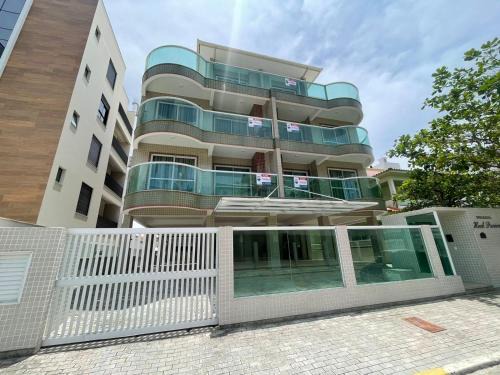 cód 36 · Apartamento a 80 metros do mar com sacada