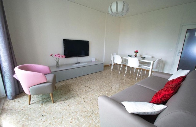Cà Rosa apartment canal view