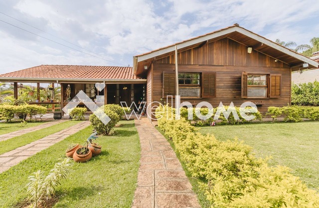 Casa com Ampla Área Verde e Piscina em Itupeva