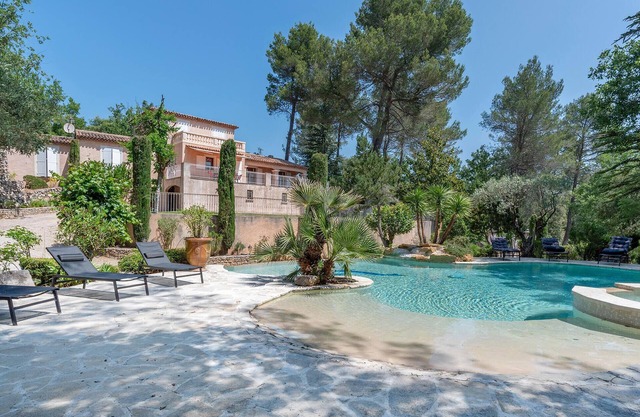 Acogedora casa en Saint-Maximin-la-Sainte-Baume