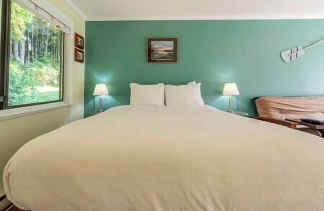 (C) Sterling Standard Cabin (Pet Friendly)