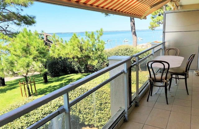 C213 Appartement Vue Mer Terrasse, Parking
