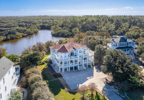 C6438 Angel of the Isle. 9 BR Pine Island Dream, Pool, Hot Tub, Pets OK