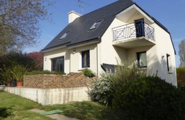 C7034-VILLA UBICADA EN EL POINTE DE TRÉVIGNON CON HERMOSO JARDÍN DE 800 M²