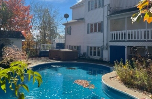 House villa on animal park-swimming pool and spa