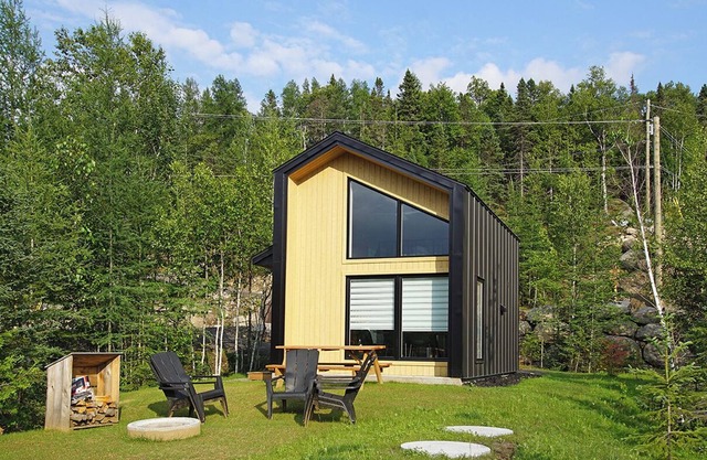 Discover Glamping in the comfort of this mini chalet