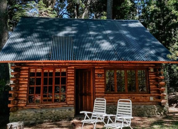 Cabaña en la costa del Lago Futalaufquen - Parque Nacional Los Alerces