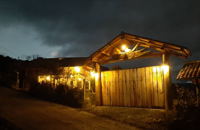 Cabaña al pie de la Montaña