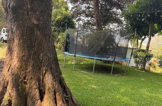 Cabaña Vista al bosque con 5 habitaciones , 2 baños , wifi