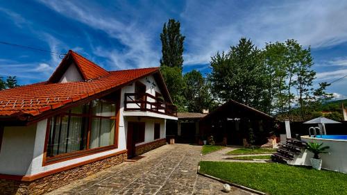 Cabana cu piscină ALLEGRIA - TOCILE , jud SIBIU