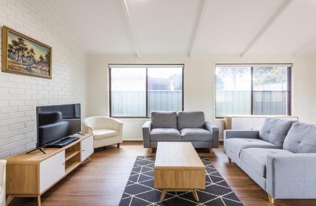 Cabana Feliz Yamba, Pet Friendly Cottage