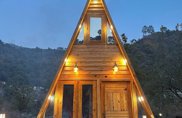 Cabana Riverside Resort - Kainchi Dham