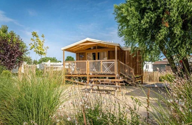 Cabane 4 étoiles - Parc aquatique - ccbbhah