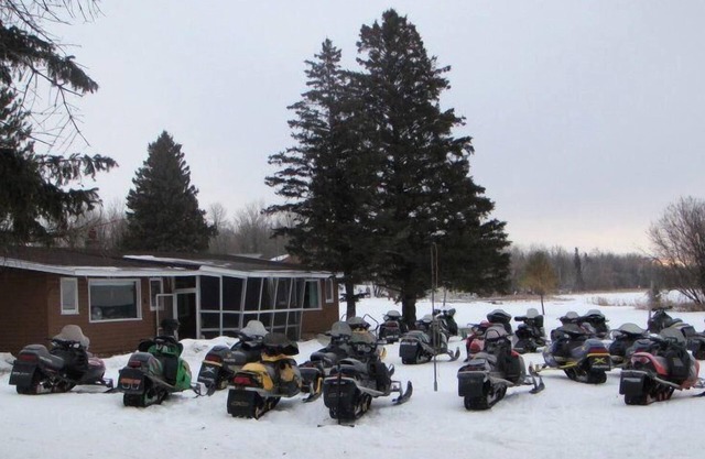 Cabin 11 Lakefront Family Resort