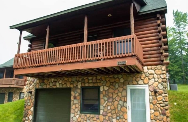 Cabin 2364 - Sizable Log Cabin within Private Resort