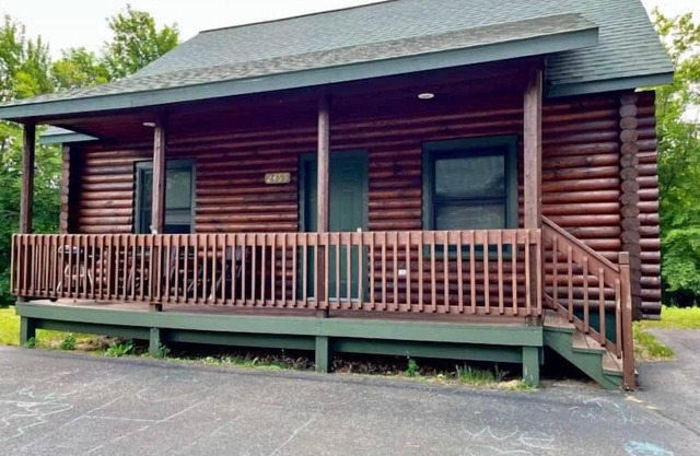 Cabin 2455 - Stunning Multi-Family Home inside Resort