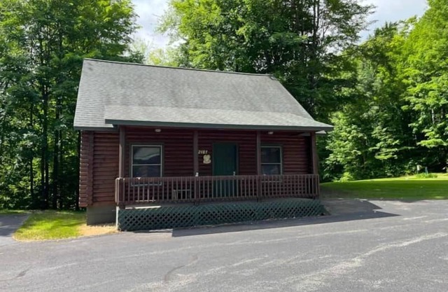 Cabin 2487 - Gorgeous Log Cabin within Private Resort