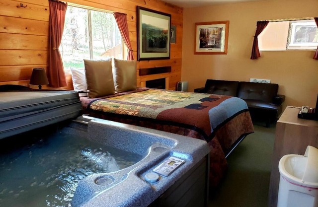 CABINA # 4 - SOPORTE DE OSO (JACUZZI Y CHIMENEA)