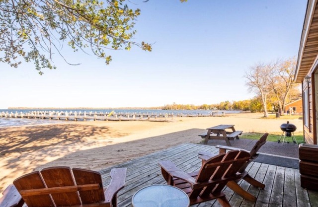Cabin 5 Beachfront Bliss on Mille Lacs Lake!