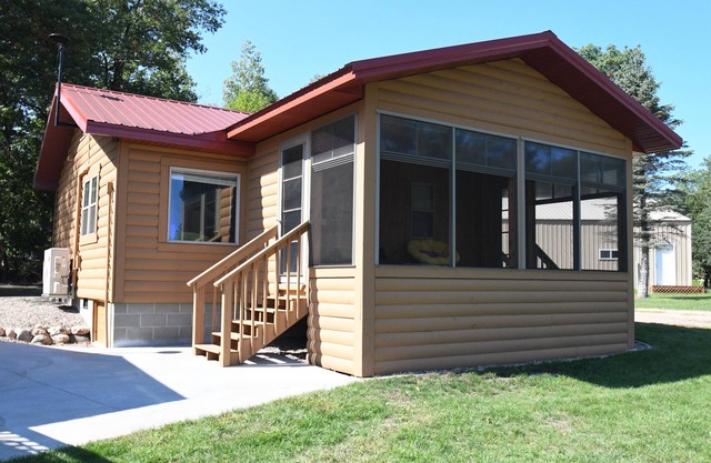 Cabin 8 Retreats on Big Portage Lake: Unit B