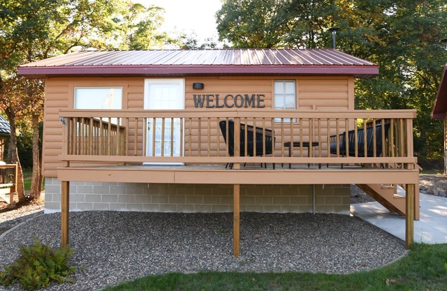Cabin 8 Retreats on Big Portage Lake: Unit A