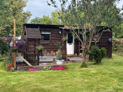 Cabin centrally Located in the Cornish Countryside