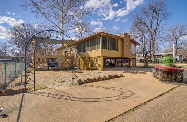 Cabin < Half-Mi to Tunica Lake: Great for Anglers!