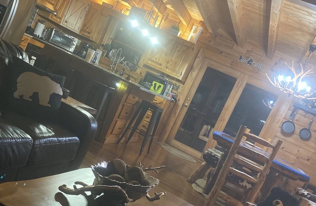 Cabin Getaway - Wonderful Views - Lots to do - local wineries