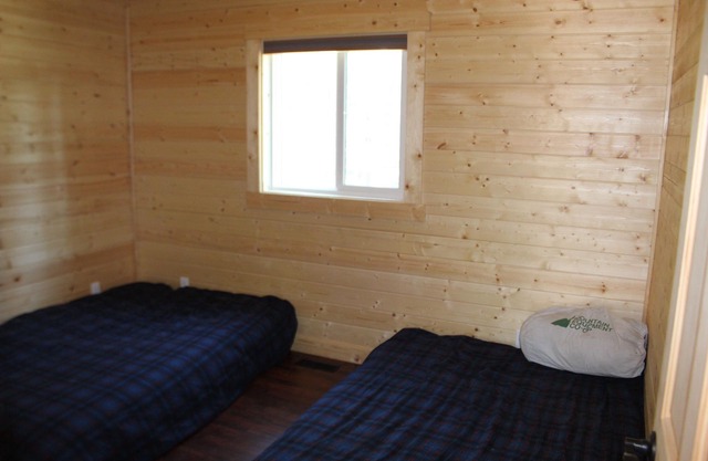 Cabin Ideal for Artists' / Writers' Retreat