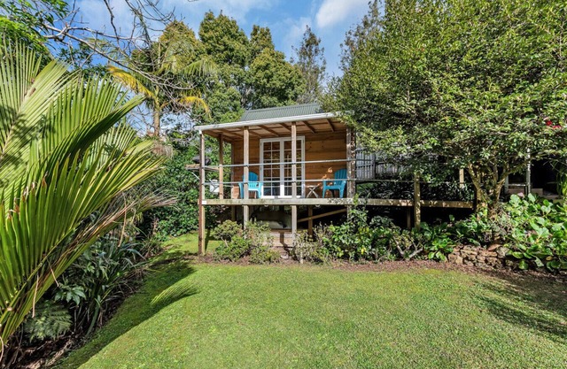 Cabina única, Central Whangarei en Bush Setting