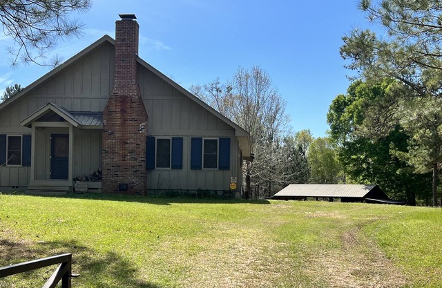 Cabin in the woods 20 min from downtown Tuscaloosa