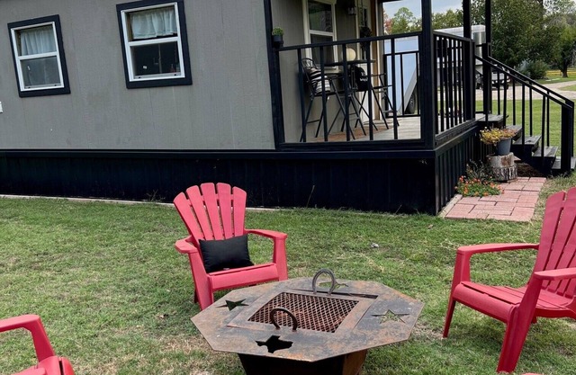 Peaceful Cabin Near Canton Trade Days - Quiet Retreat with Country Charm!