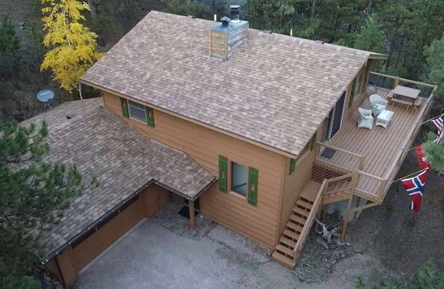 Cabin nestled in the Pines near Lake Pactola! ATV trails! Mt Rushmore! WI-FI