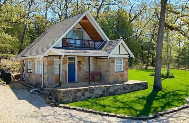 Cabina No. 4 @ The Old Swiss Village