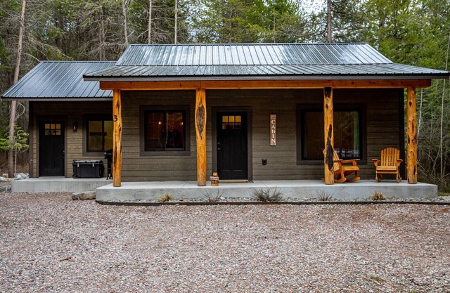 Cabin on 8 acres!